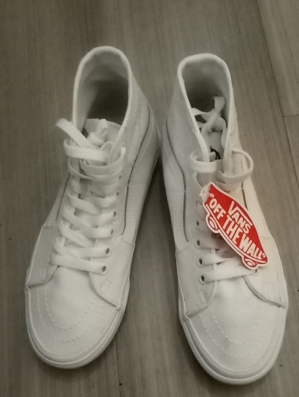 NWT: VANS; UNISEX HIGH TOP SNEAKER; WHITE/4M/5.5W.